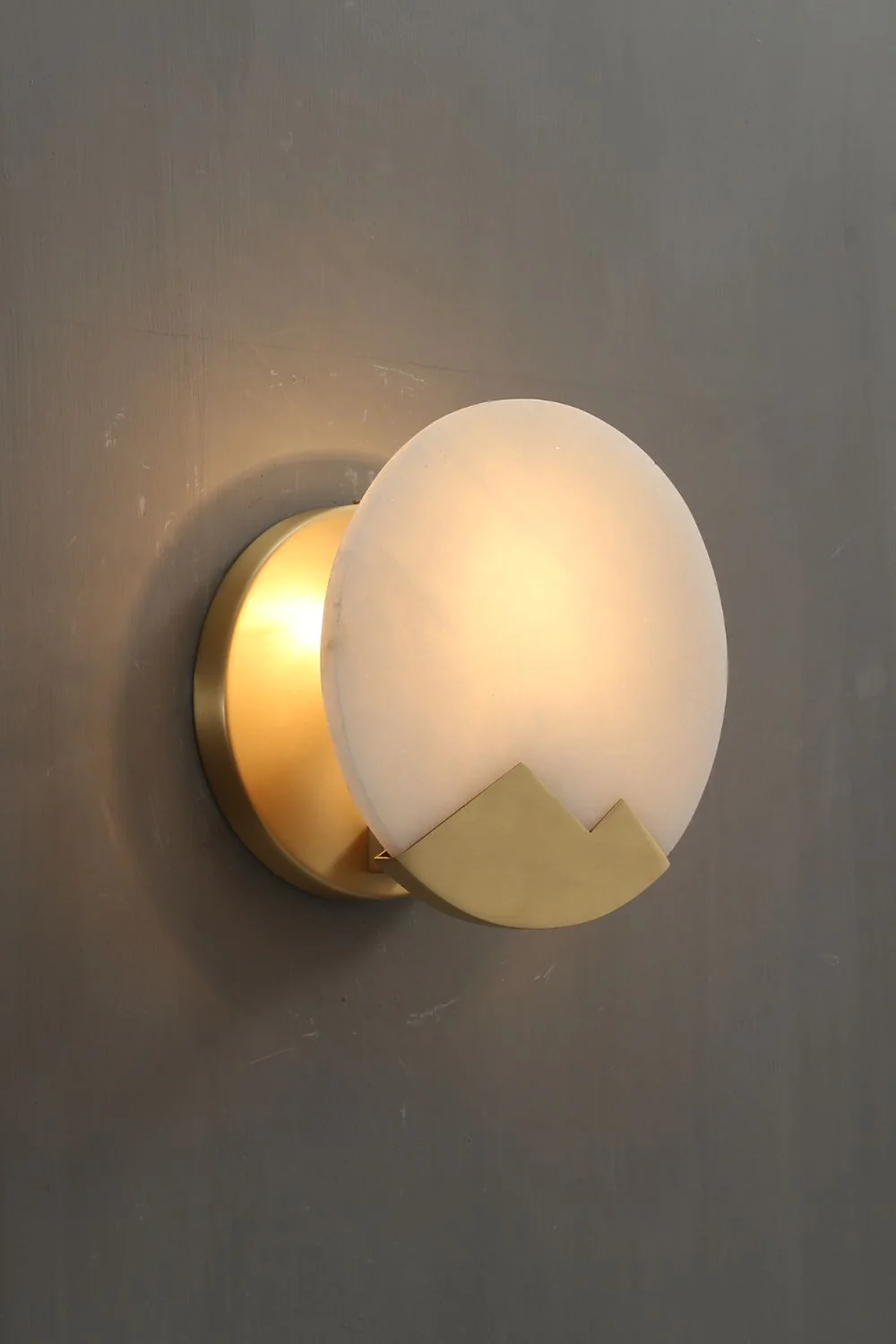 Alabaster Brass Wall Light - Image 29