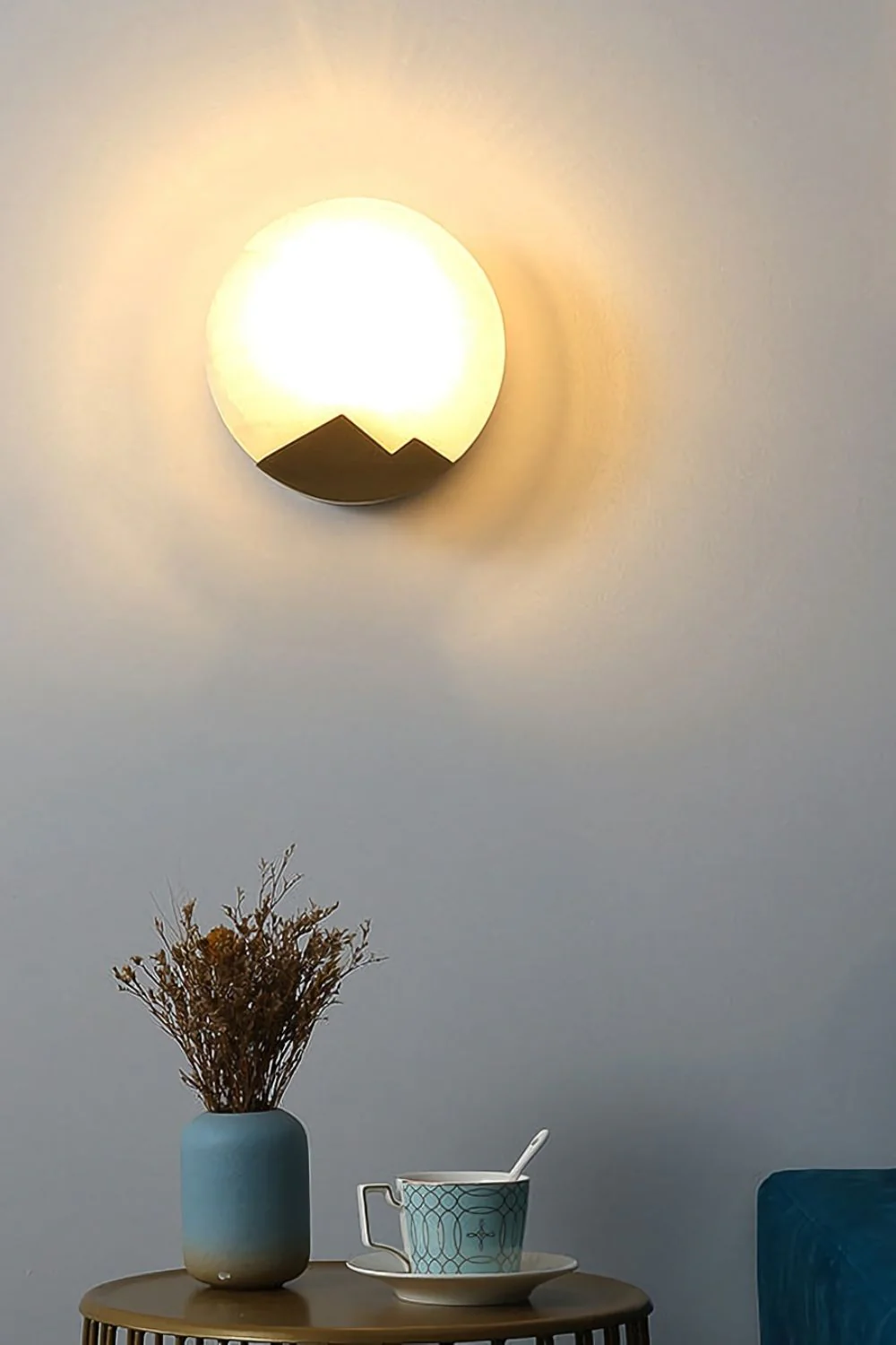 Alabaster Brass Wall Light - Image 3