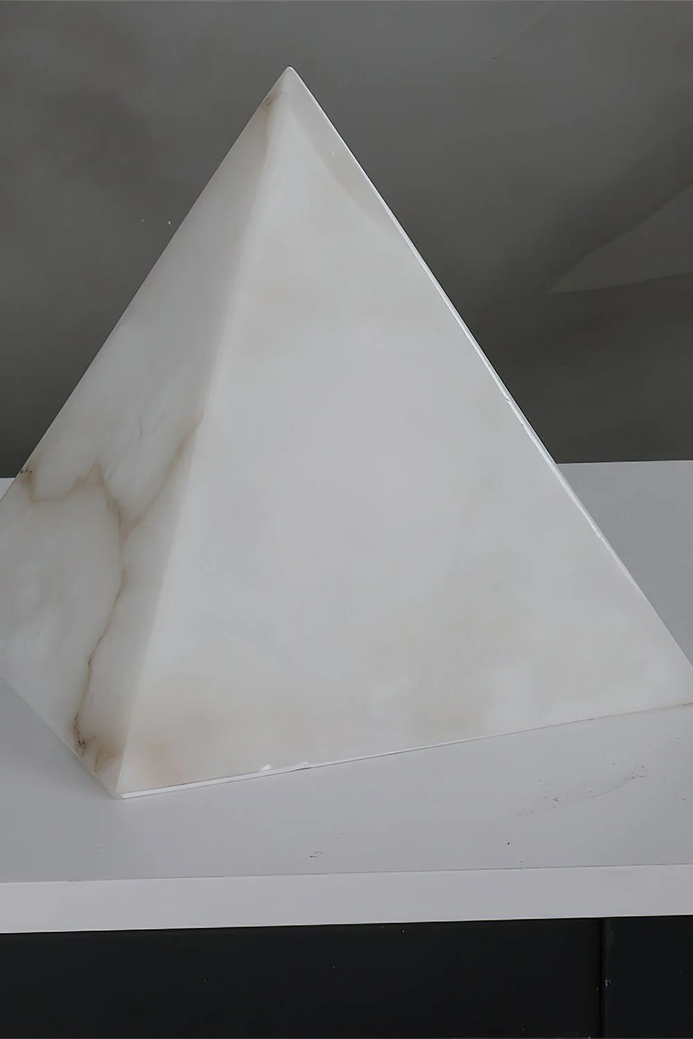 Alabaster Pyramid Table Lamp - Image 18