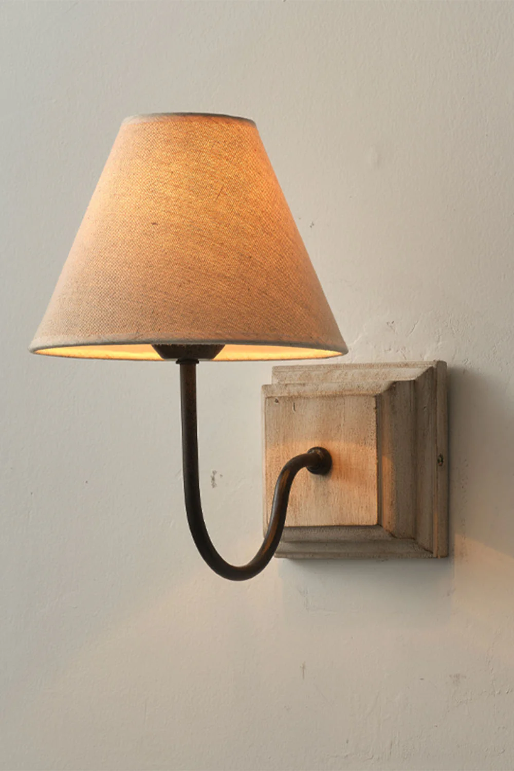 American Simple Solid Wood Wall Lamp - Image 5