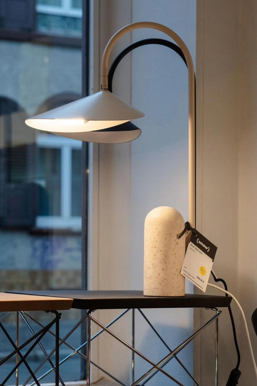 Arum Creative Table Lamp - Image 7