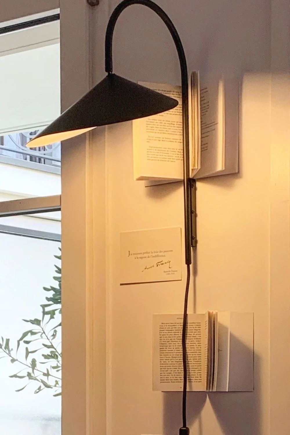 Arum Creative Wall Lamp - Image 4