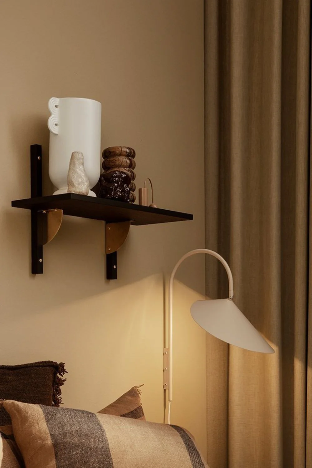 Arum Creative Wall Lamp - Image 7