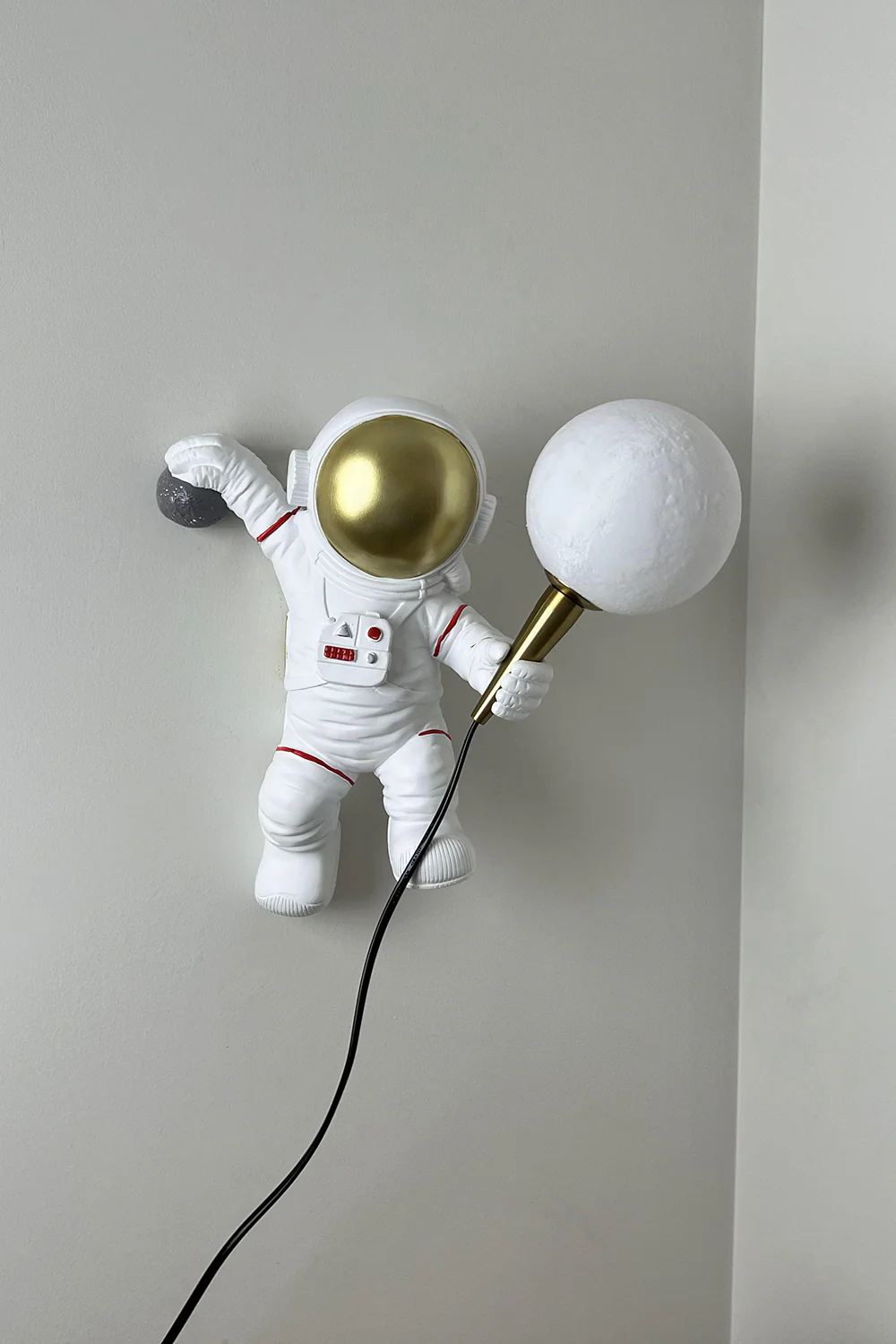 Astronaut Wall Lamp - Image 11