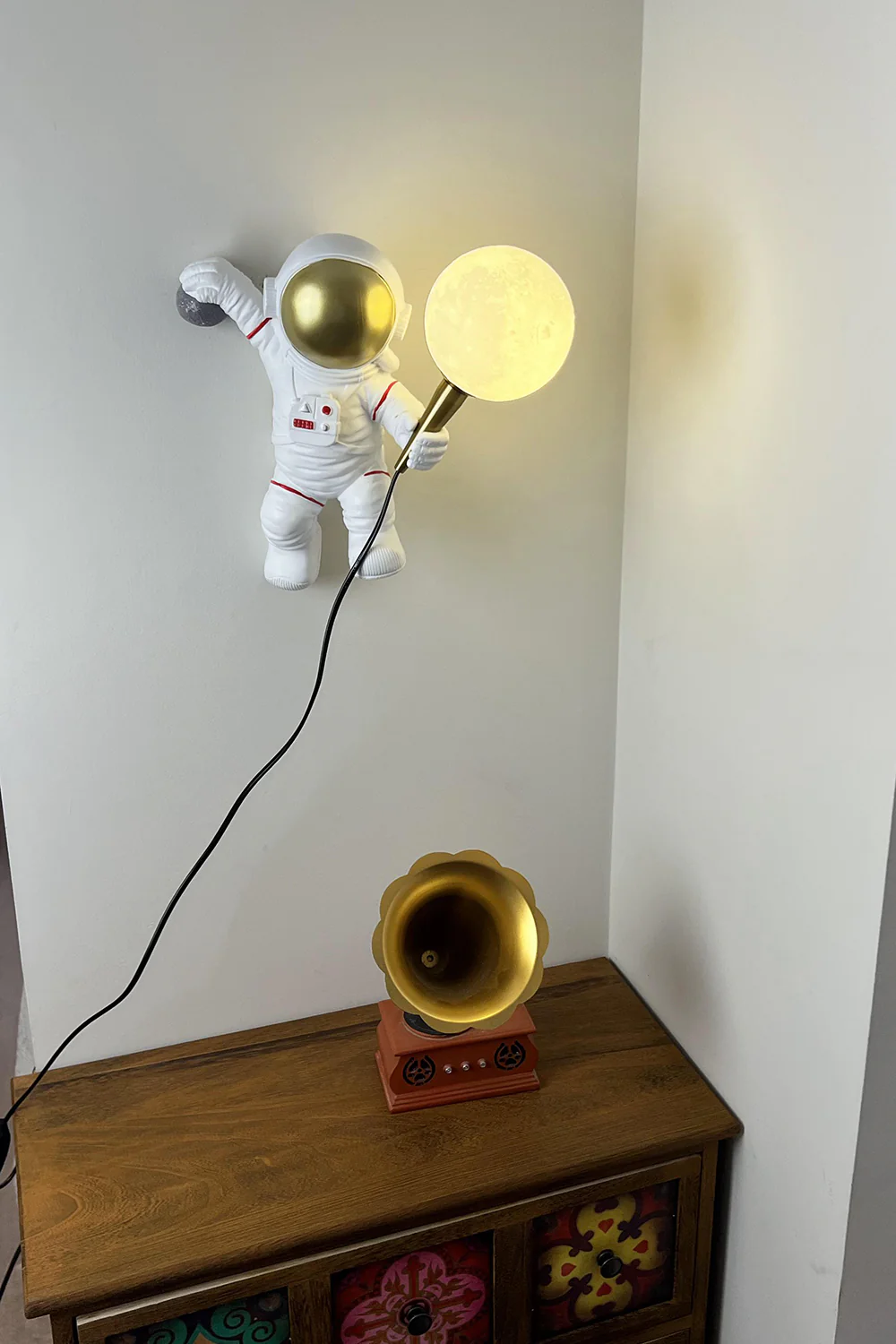Astronaut Wall Lamp - Image 13