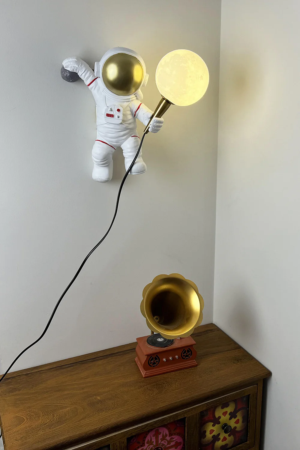 Astronaut Wall Lamp - Image 14