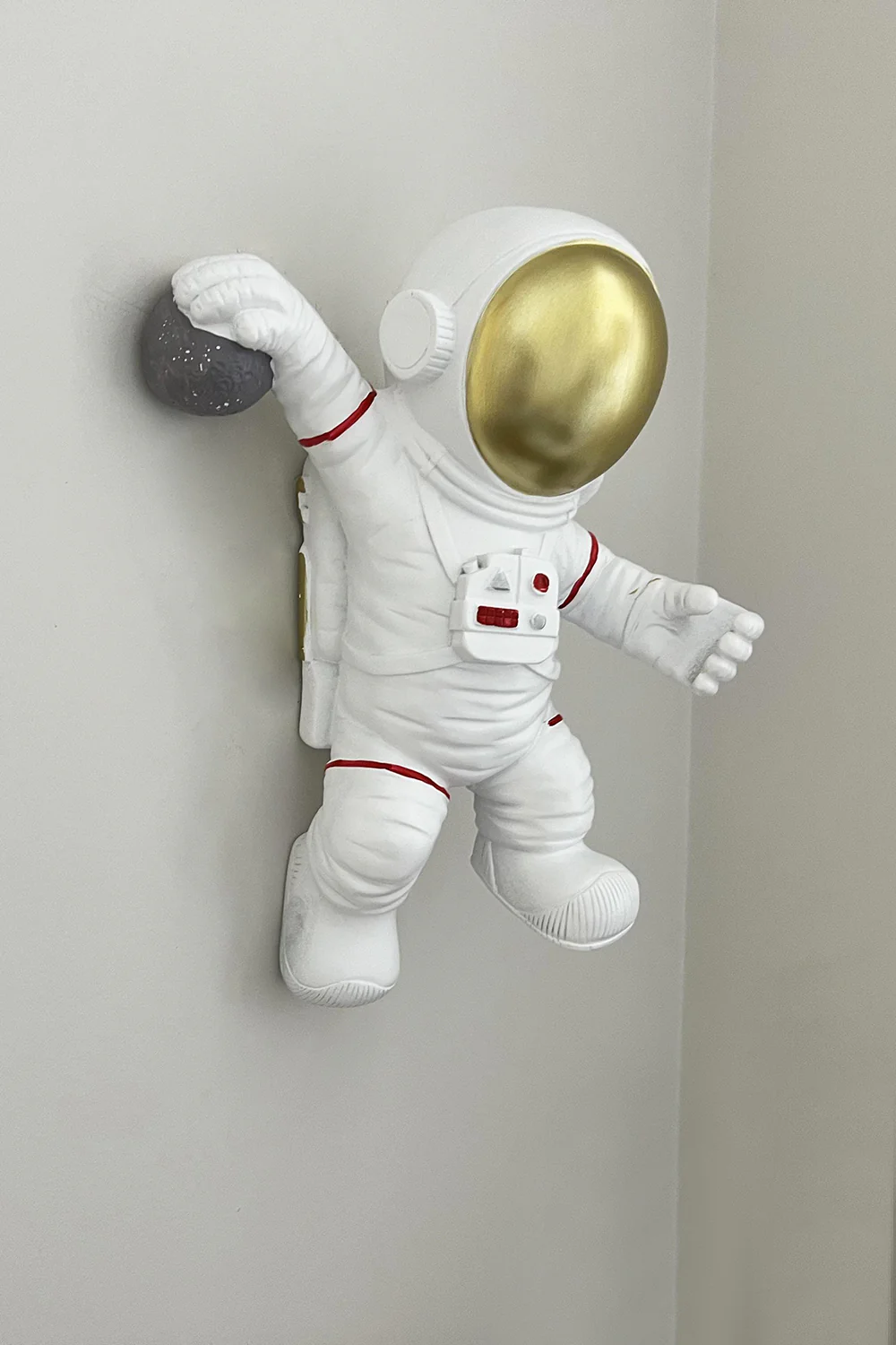 Astronaut Wall Lamp - Image 15