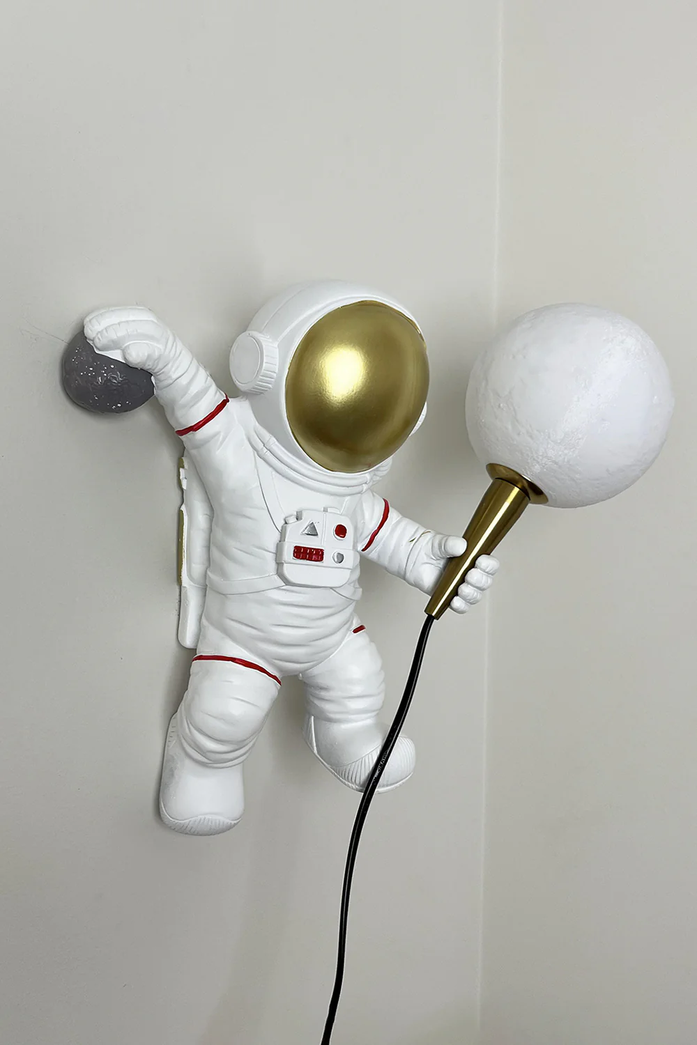Astronaut Wall Lamp - Image 20