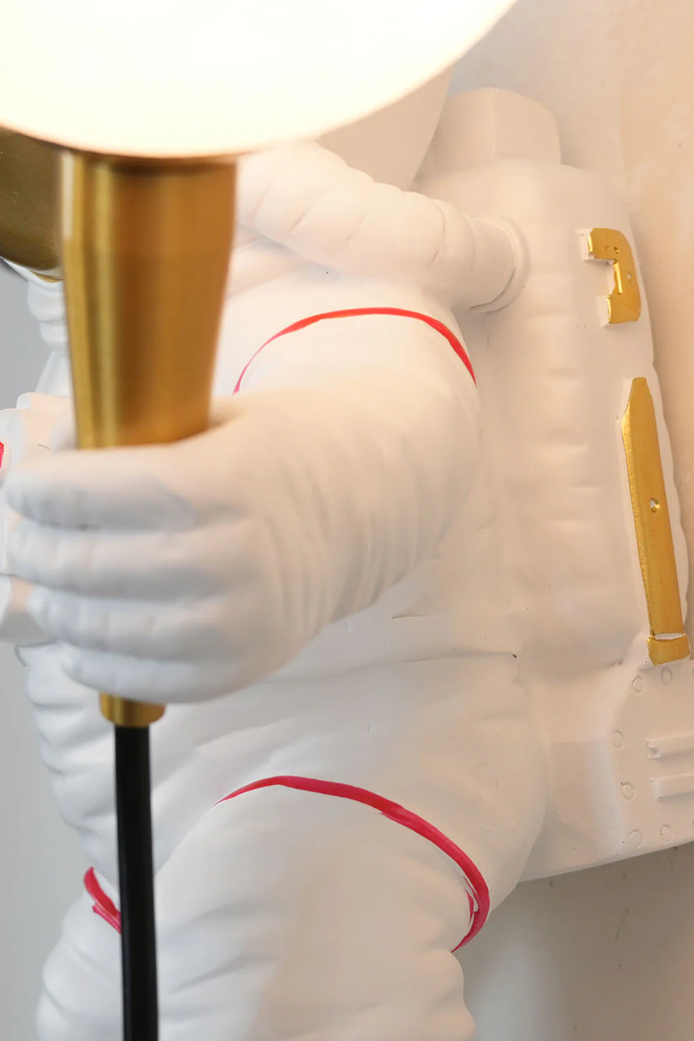 Astronaut Wall Lamp - Image 23