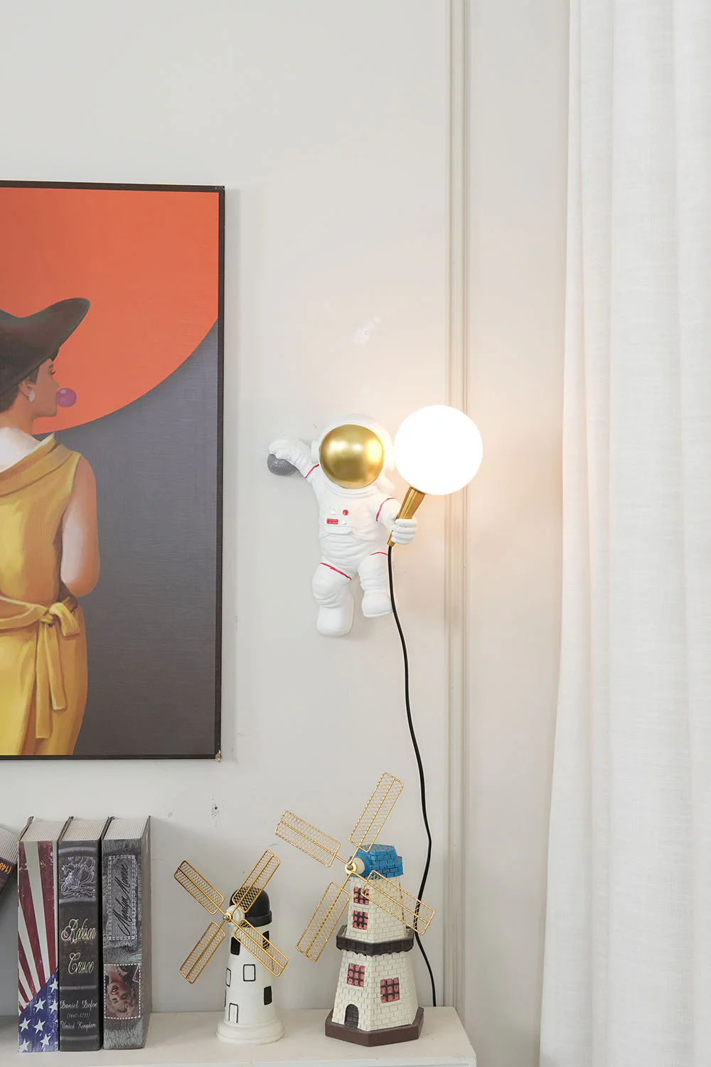 Astronaut Wall Lamp - Image 28