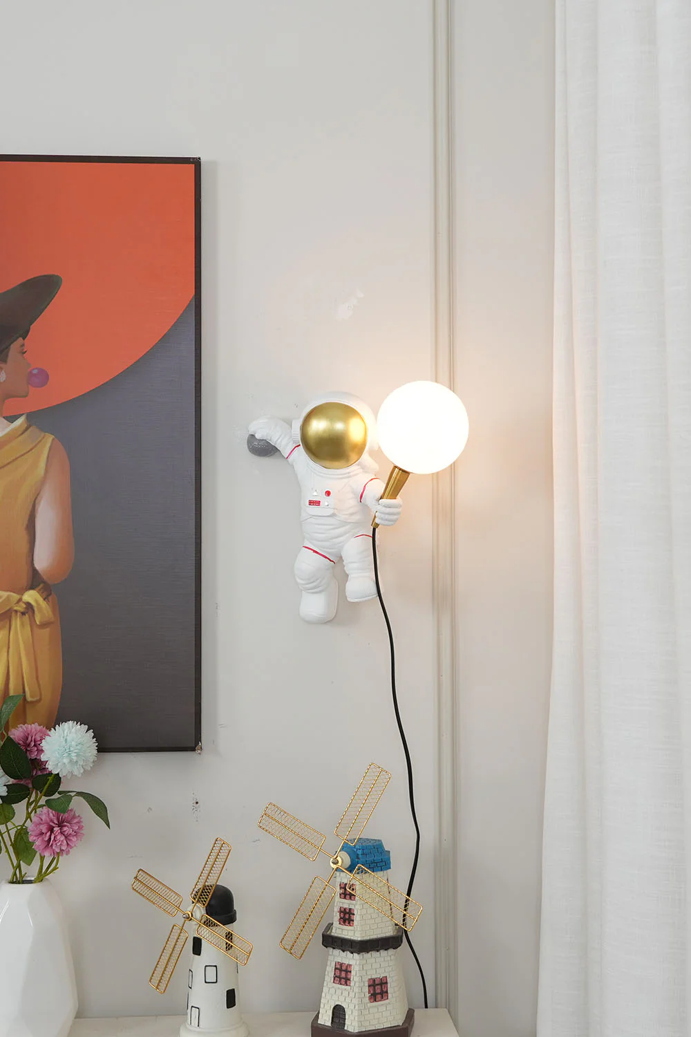 Astronaut Wall Lamp - Image 33