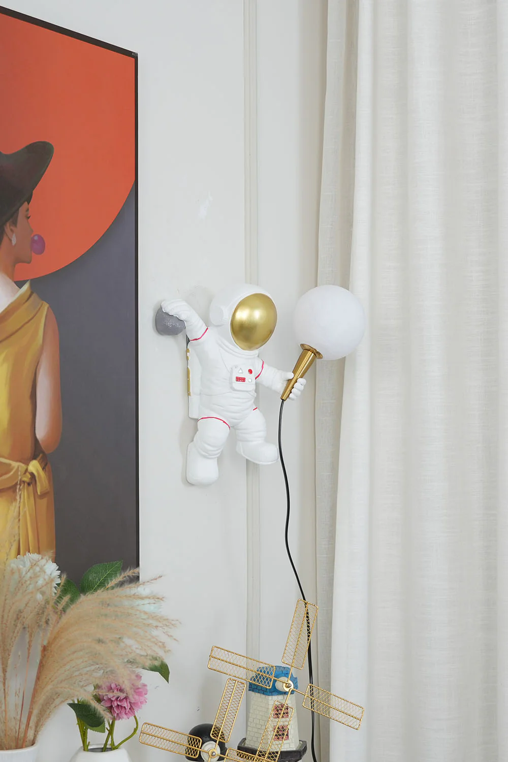 Astronaut Wall Lamp - Image 37
