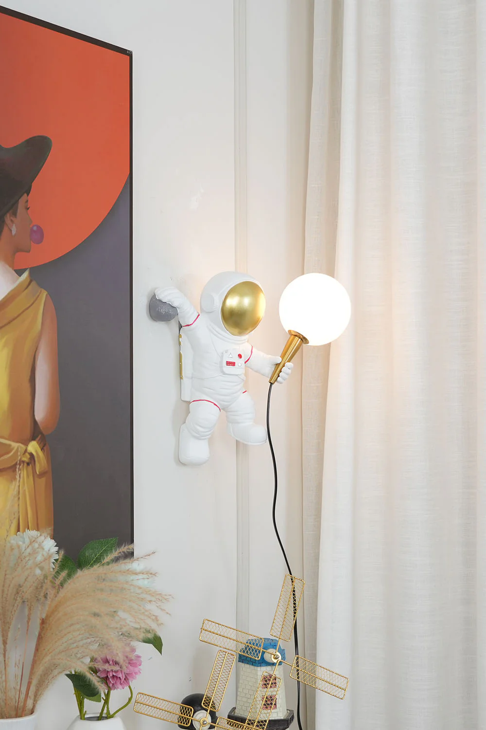 Astronaut Wall Lamp - Image 38
