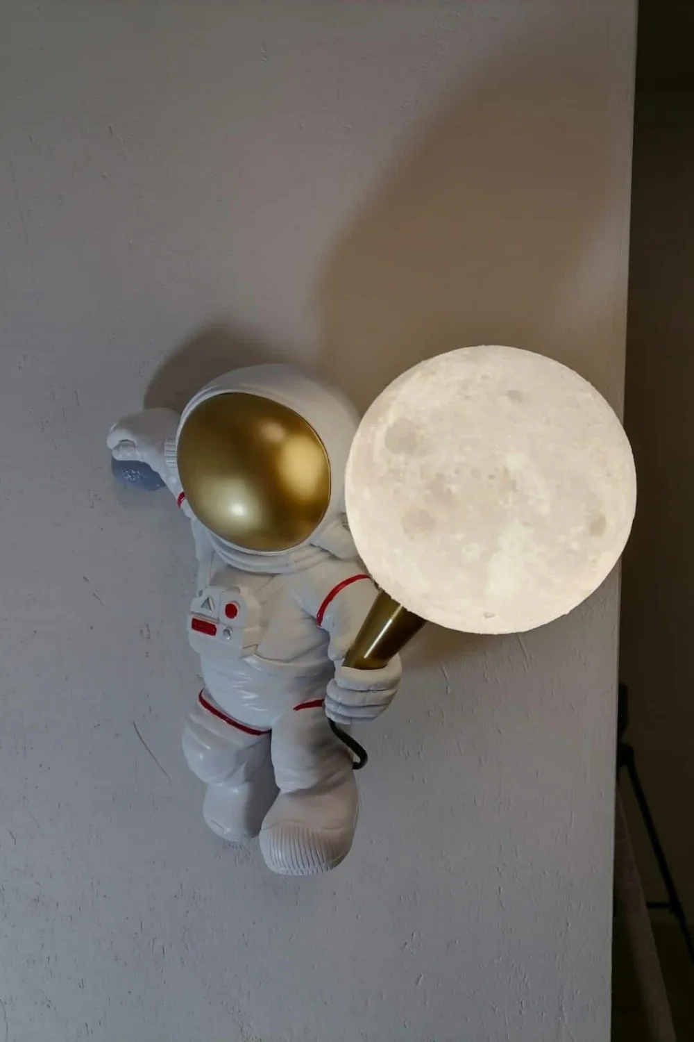 Astronaut Wall Lamp - Image 5