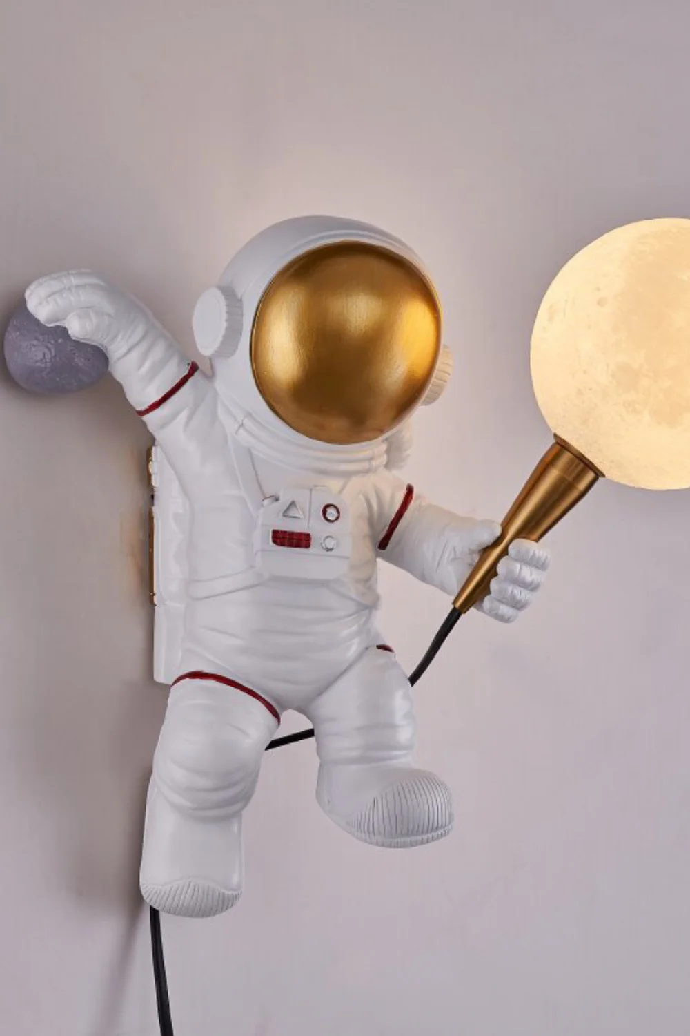 Astronaut Wall Lamp - Image 9