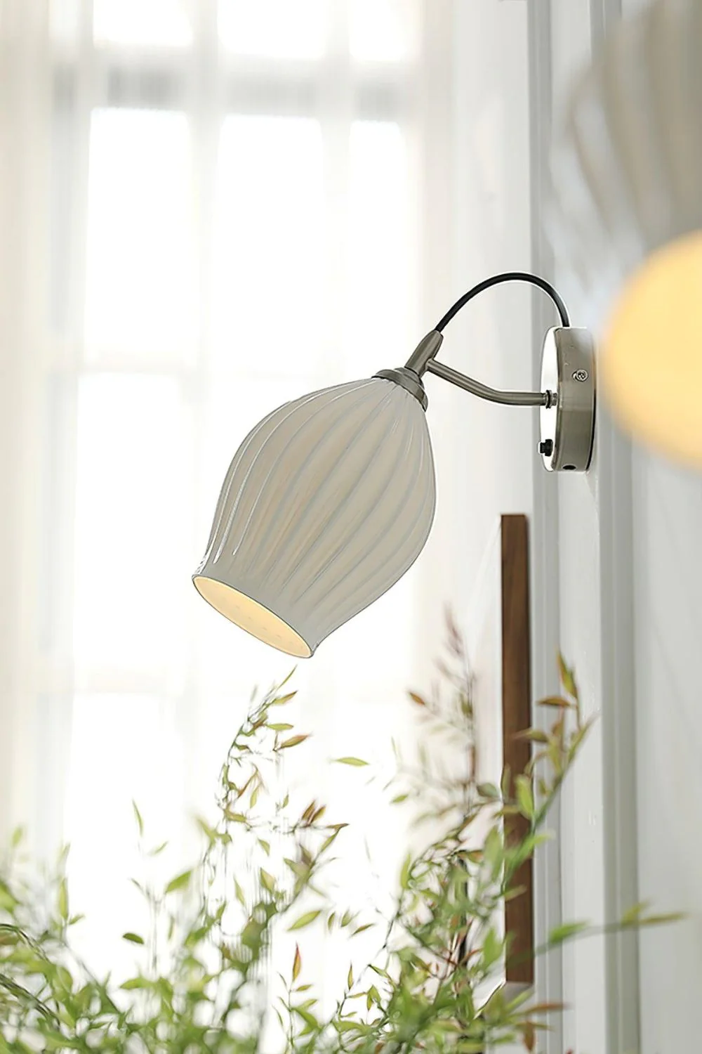 Ceramic Ribbed Wall light - Image 7