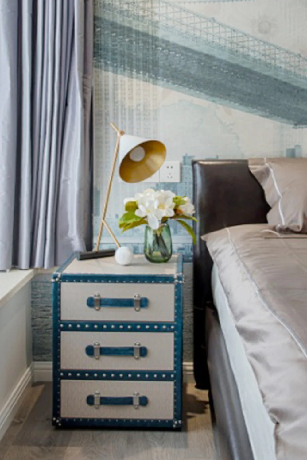 Cleo Table Lamp - Image 5