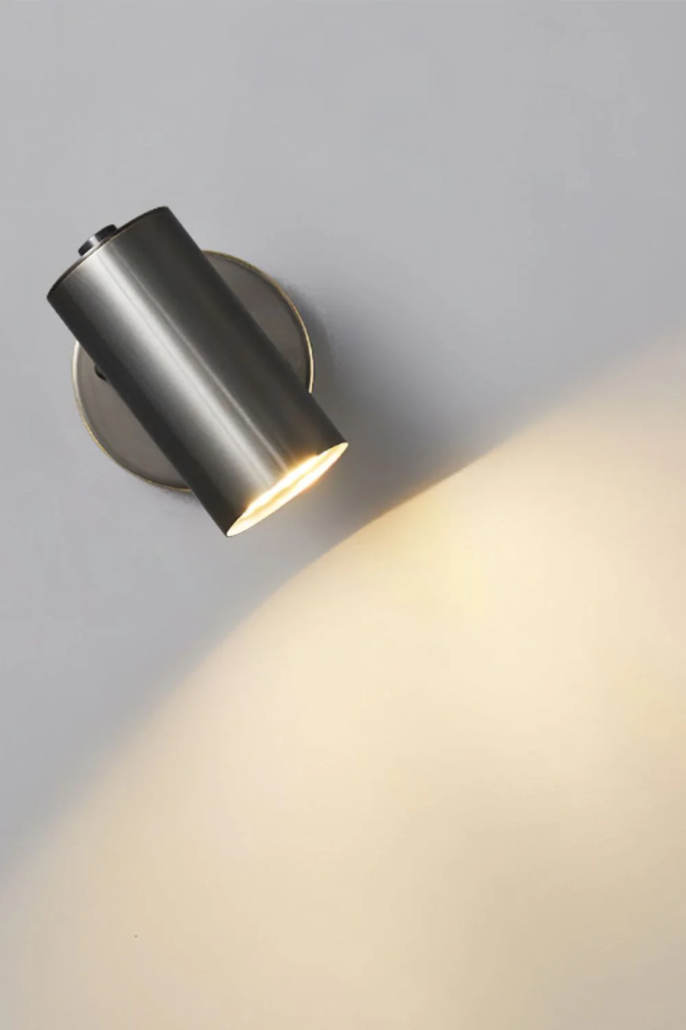 Eduard Wall Lamp - Image 11