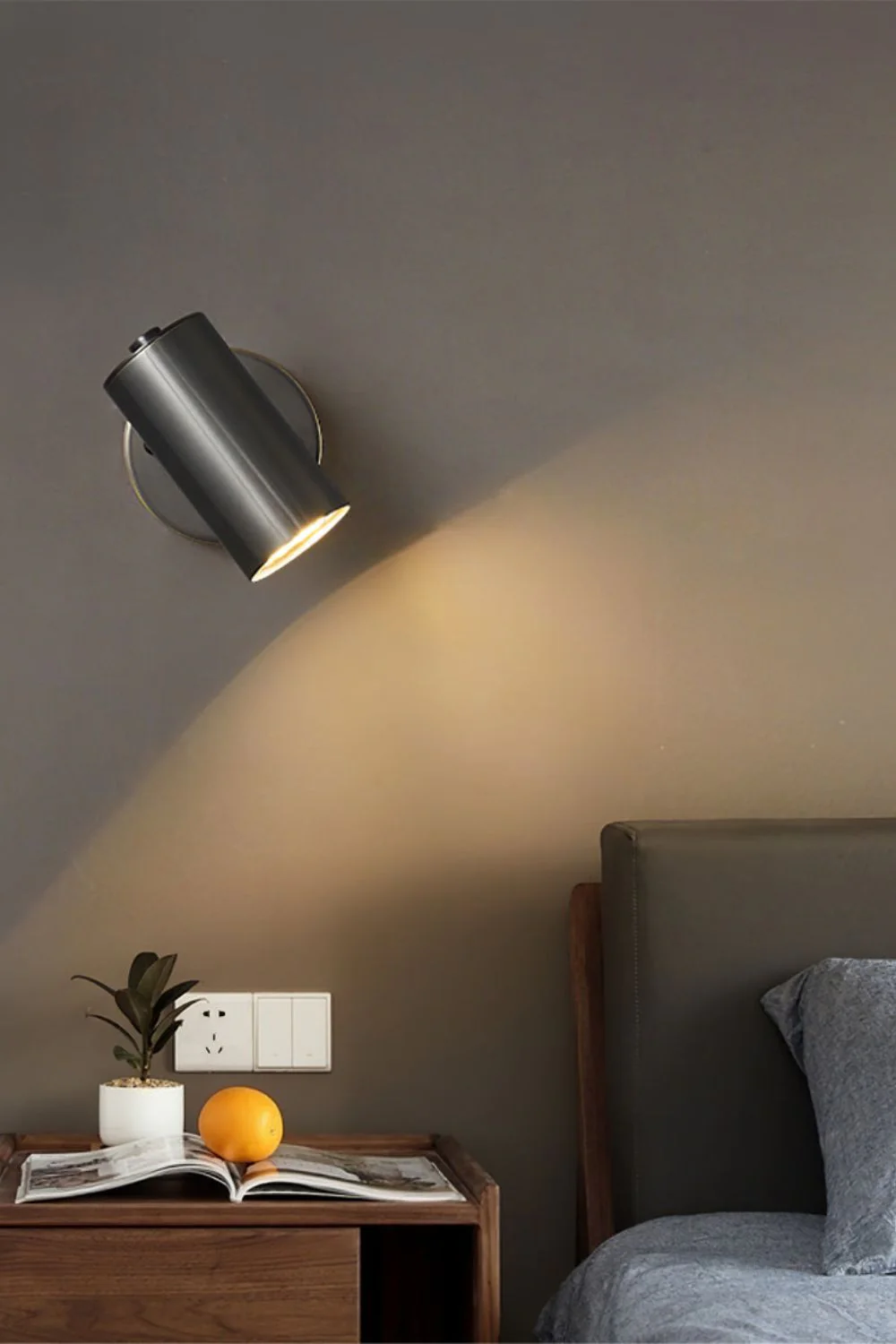 Eduard Wall Lamp - Image 6