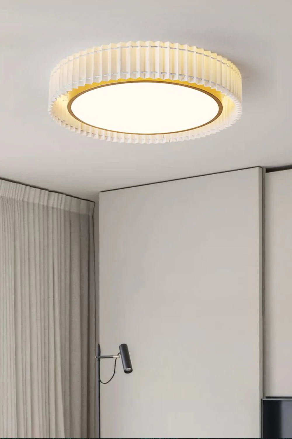 Round French Pastoral Pleated Fabric Ceiling Lamp - Image 2
