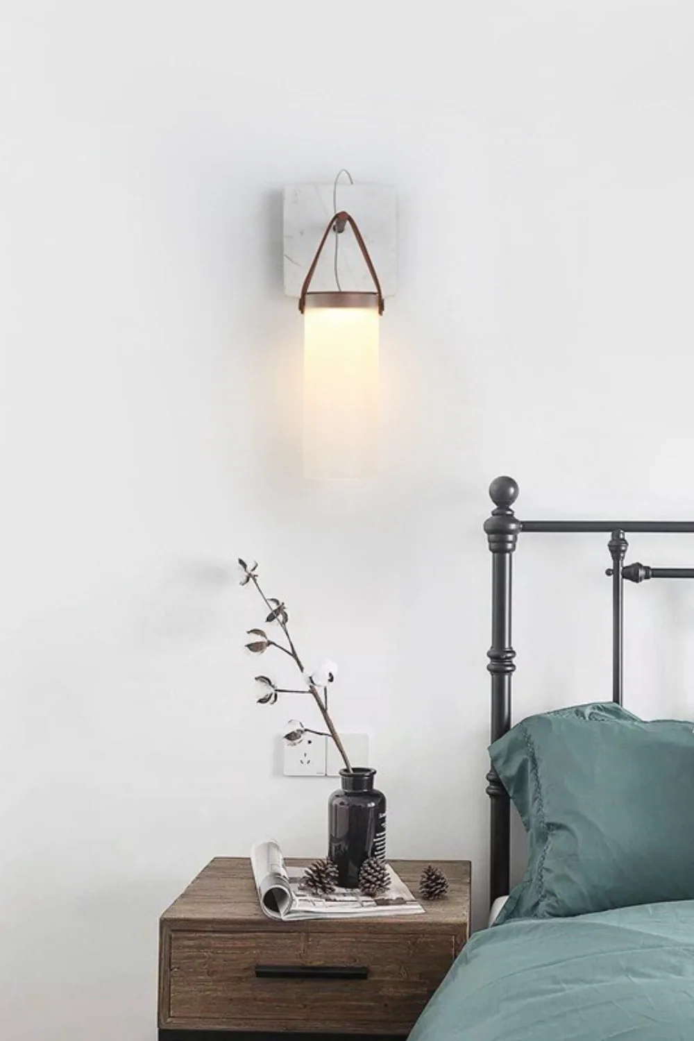 Galerie Fontana Glass Wall Lamp - Image 3
