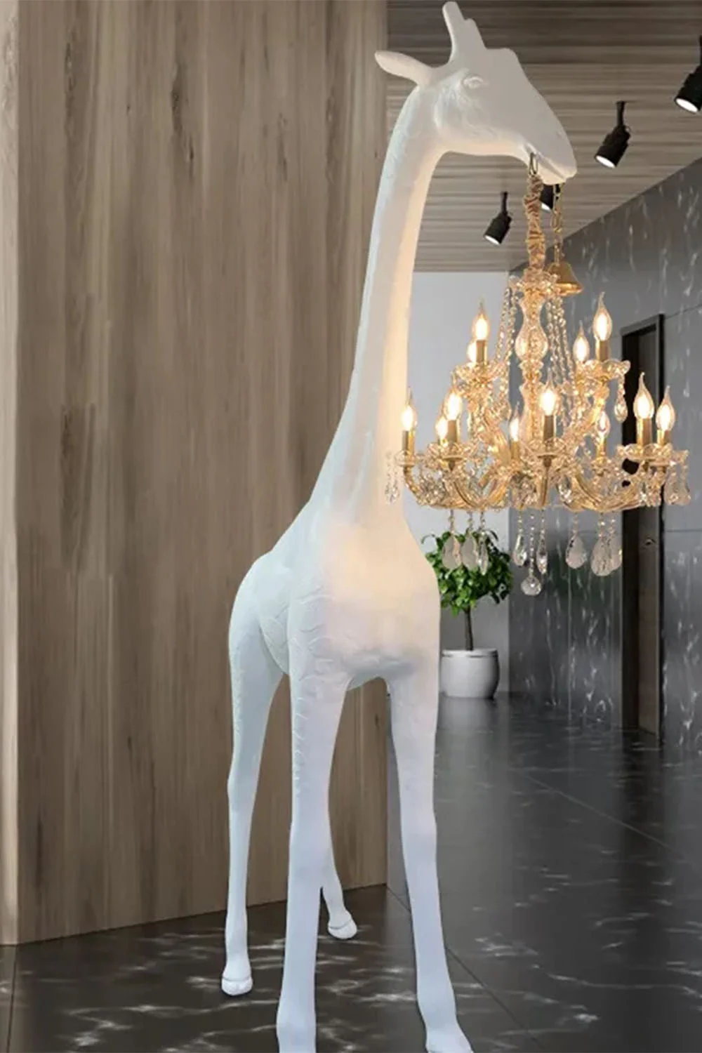 Giraffe Sculpture Floor Lamp - Image 4