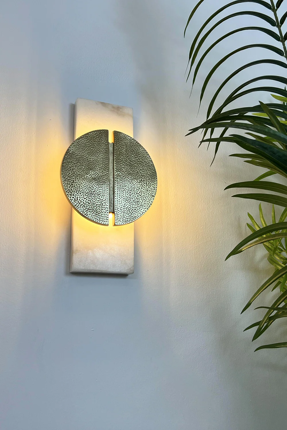 Halo Sconce Style Wall Lamp - Image 10