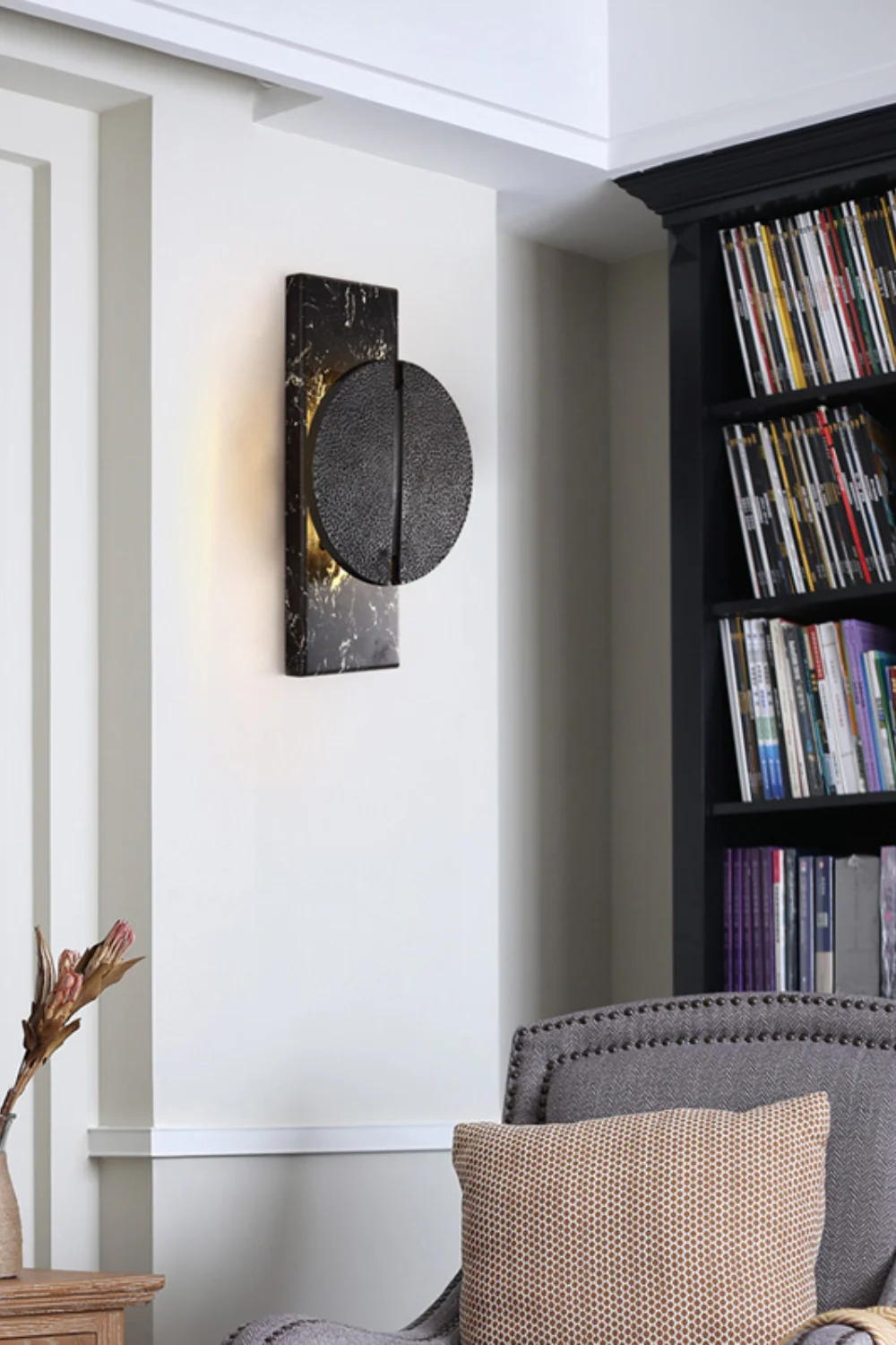 Halo Sconce Style Wall Lamp - Image 4