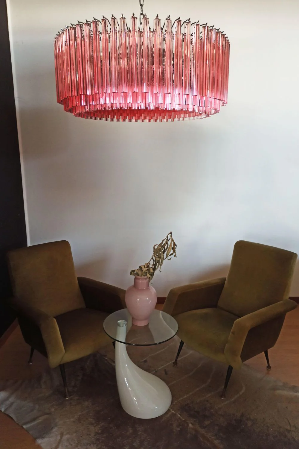 Large pink Art Triedri glass prism chandelier - Image 4