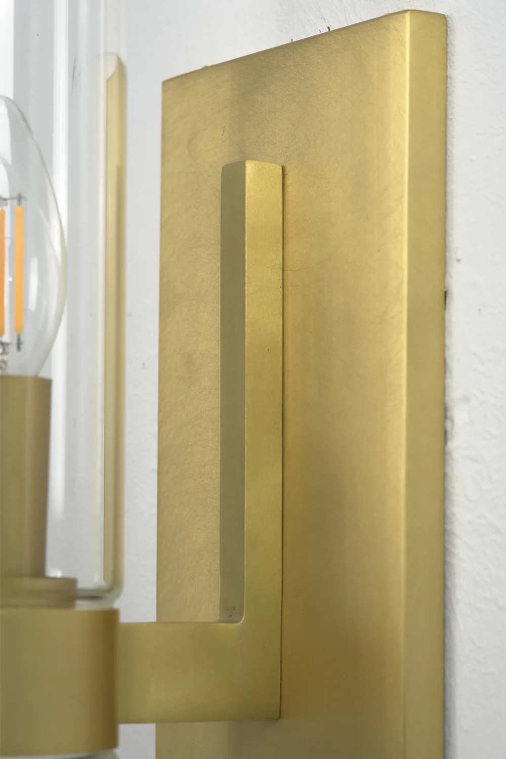 Linear Metallic Brass Glass Wall Sconce - Image 15