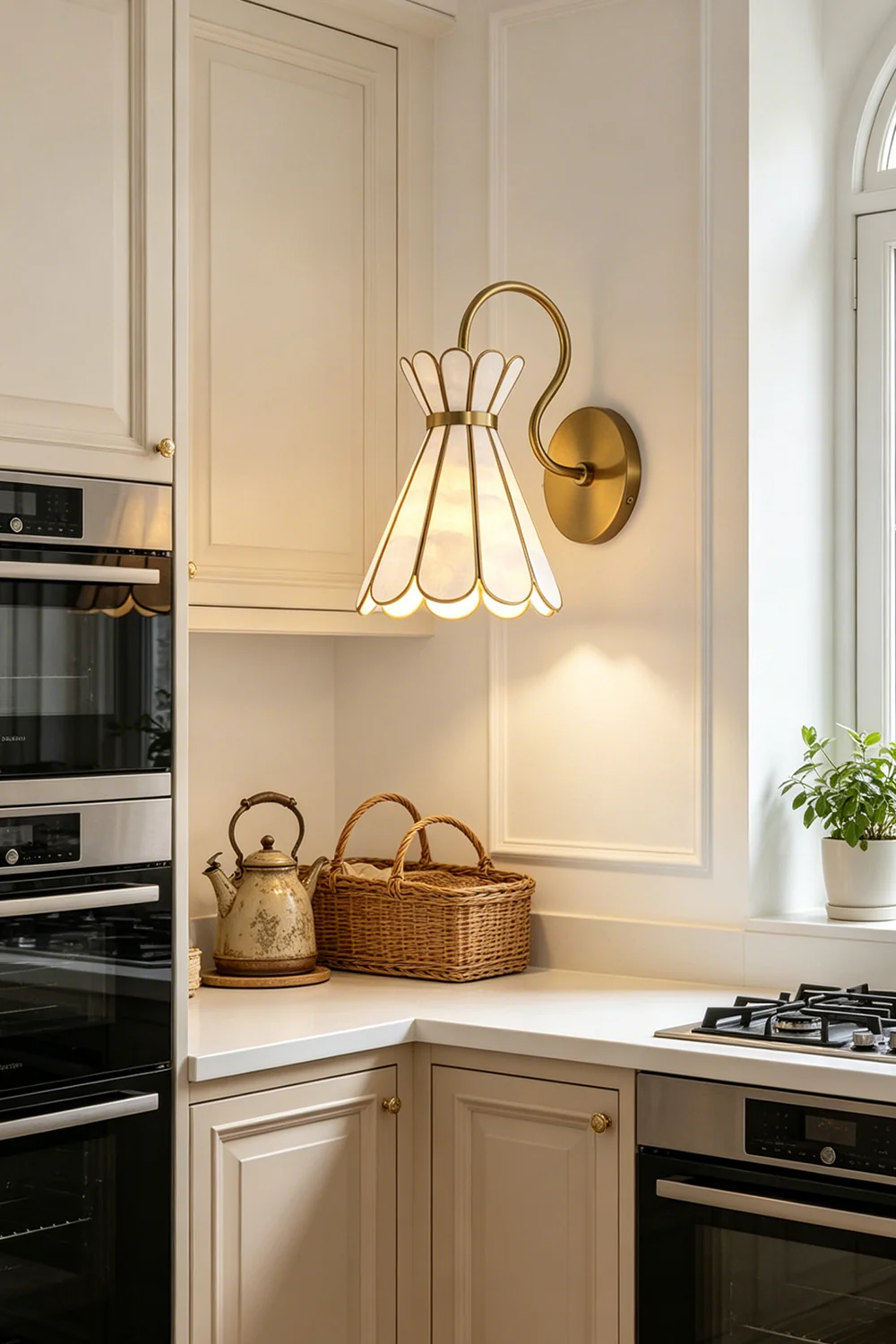 Magnolia Shell Wall Light - Image 2