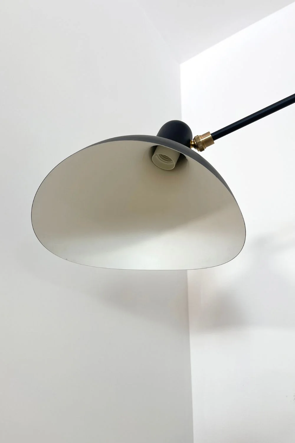 Mantis Arm Wall Lamp - Image 38