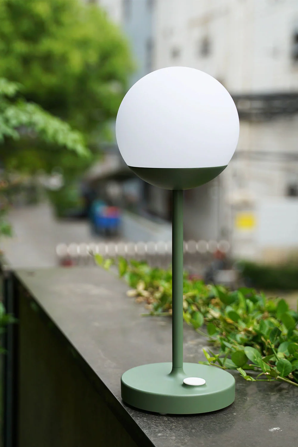 Mooon Outdoor Rechargeable Table Lamp - Image 2