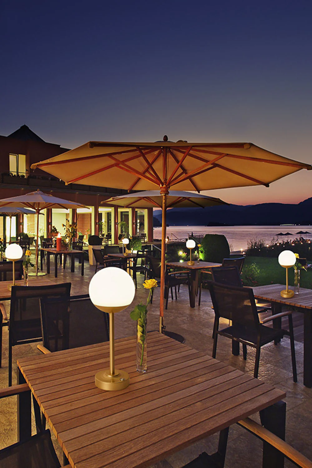 Mooon Outdoor Rechargeable Table Lamp - Image 21