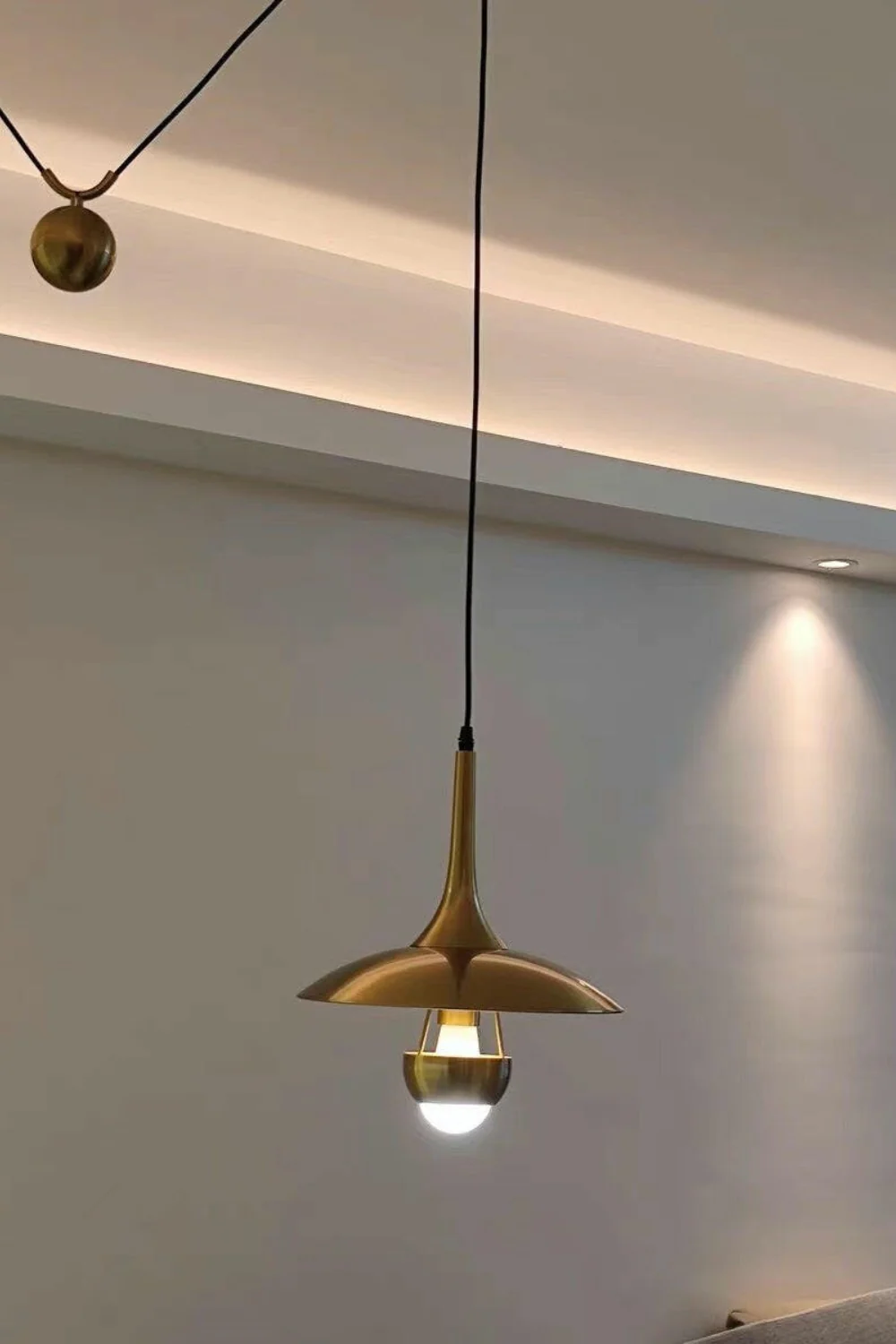 Onos Pendant Lamp - Image 6