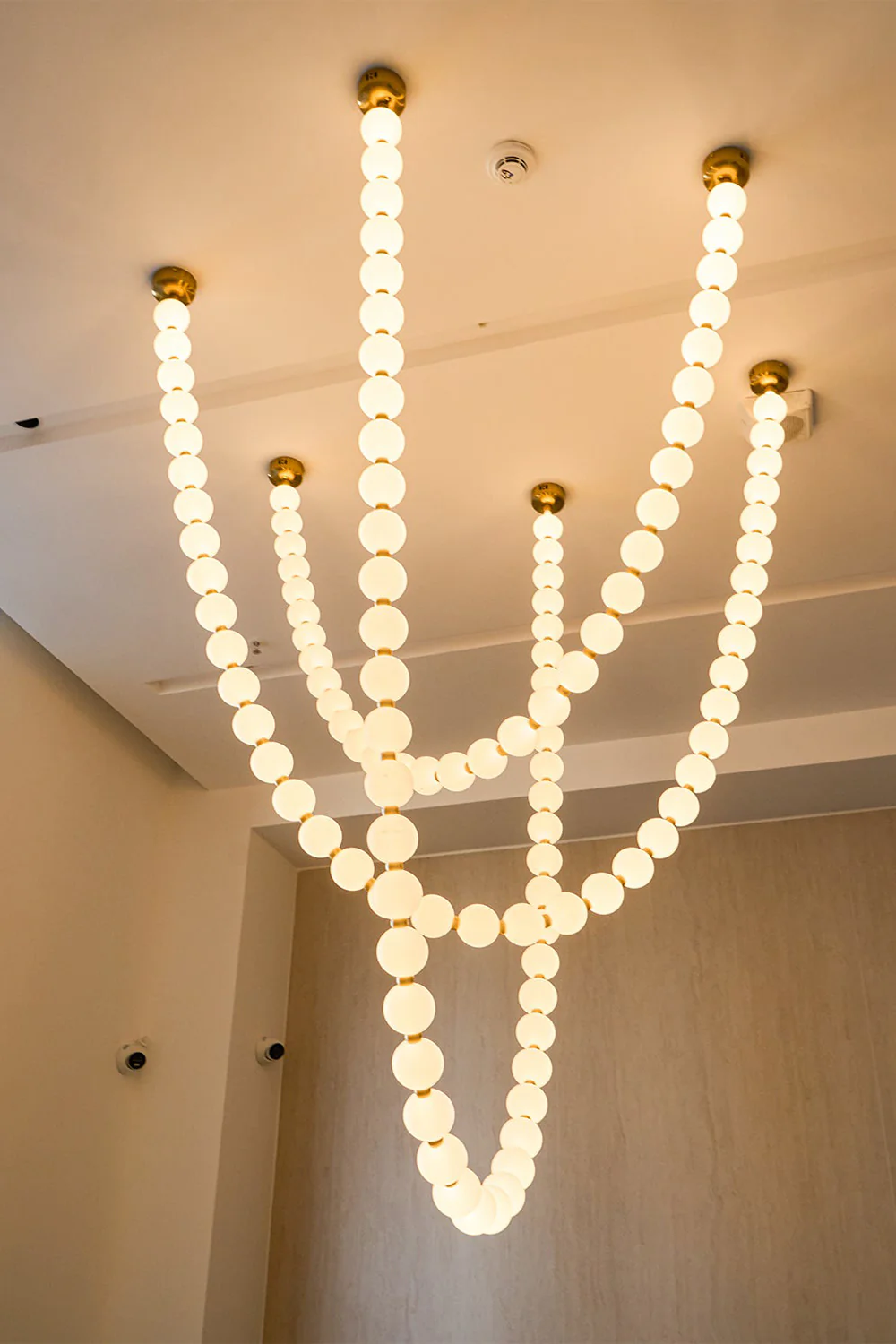 Pearl Necklace Chandelier - Image 8