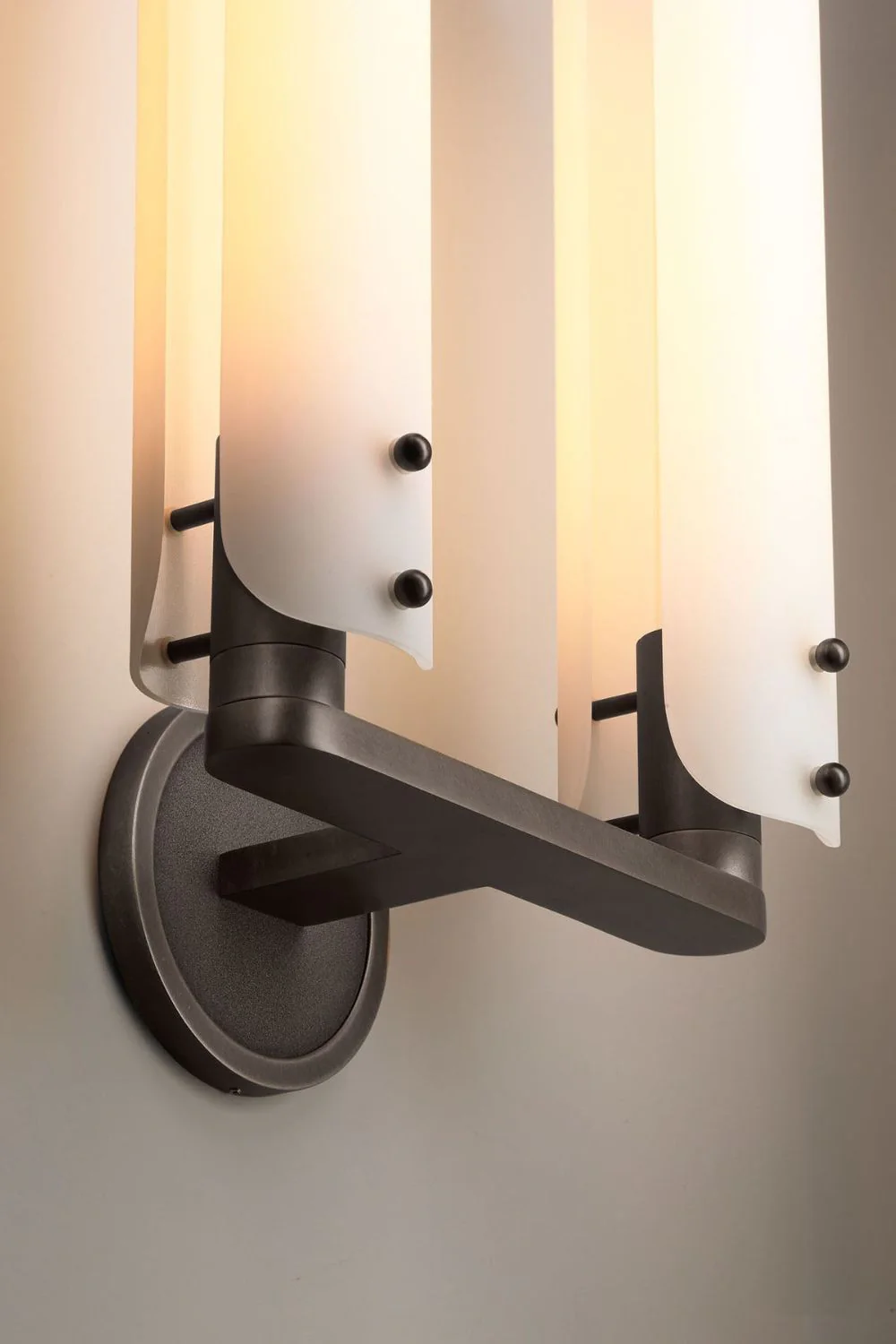 Platiere Sconce - Image 16