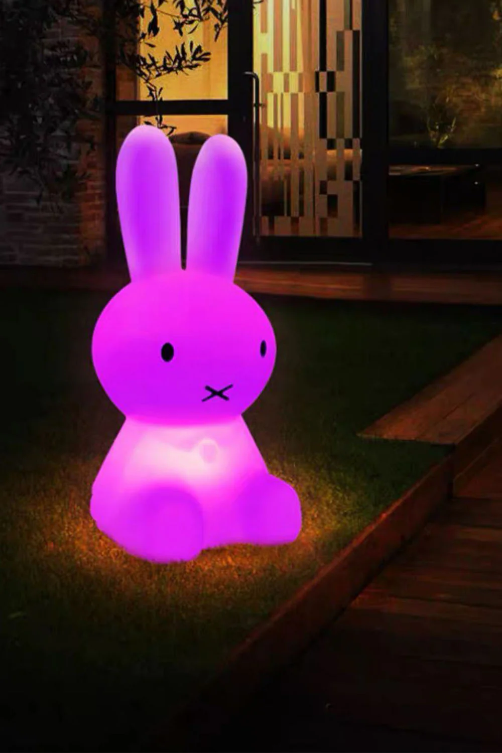Rabbit PE Roto-molded Outdoor Floor Lamp - Image 13