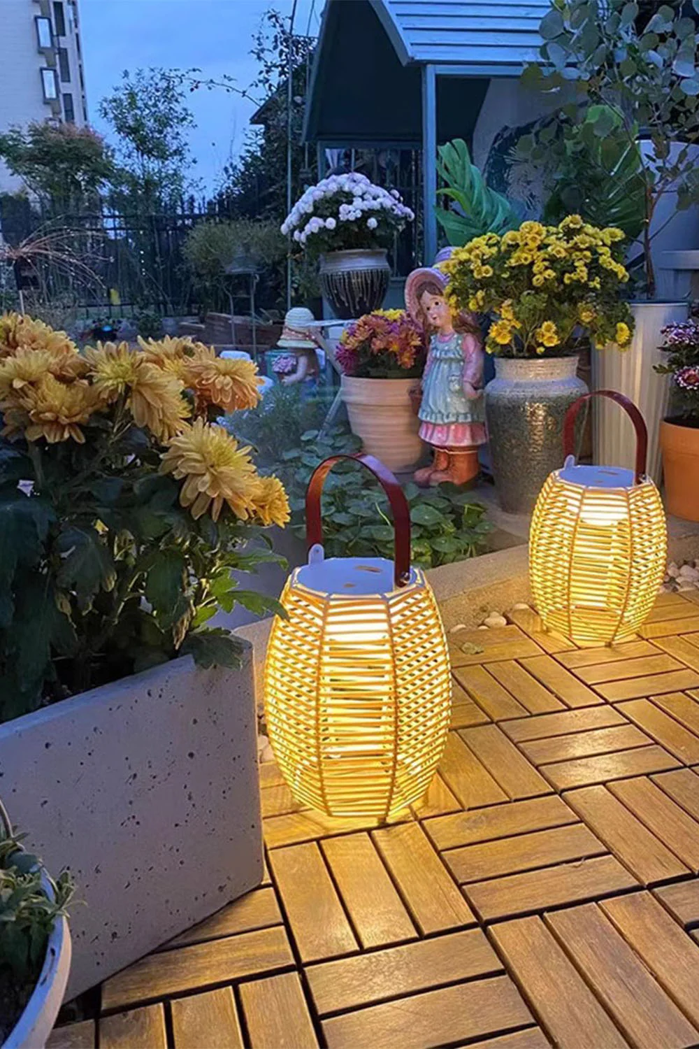 Rattan Lantern Rechargeable Solar Outdoor Table Lamp - Image 16