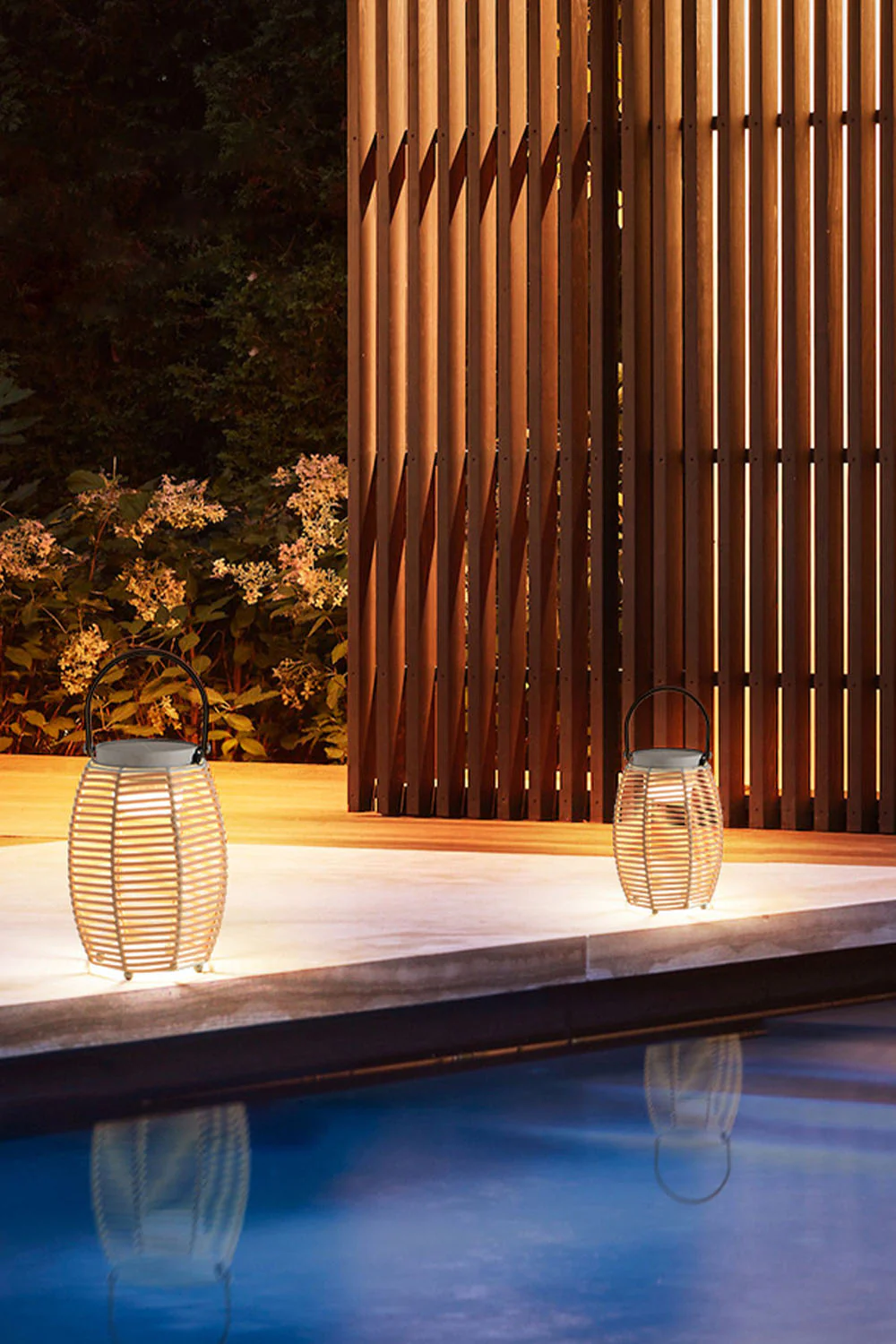 Rattan Lantern Rechargeable Solar Outdoor Table Lamp - Image 18