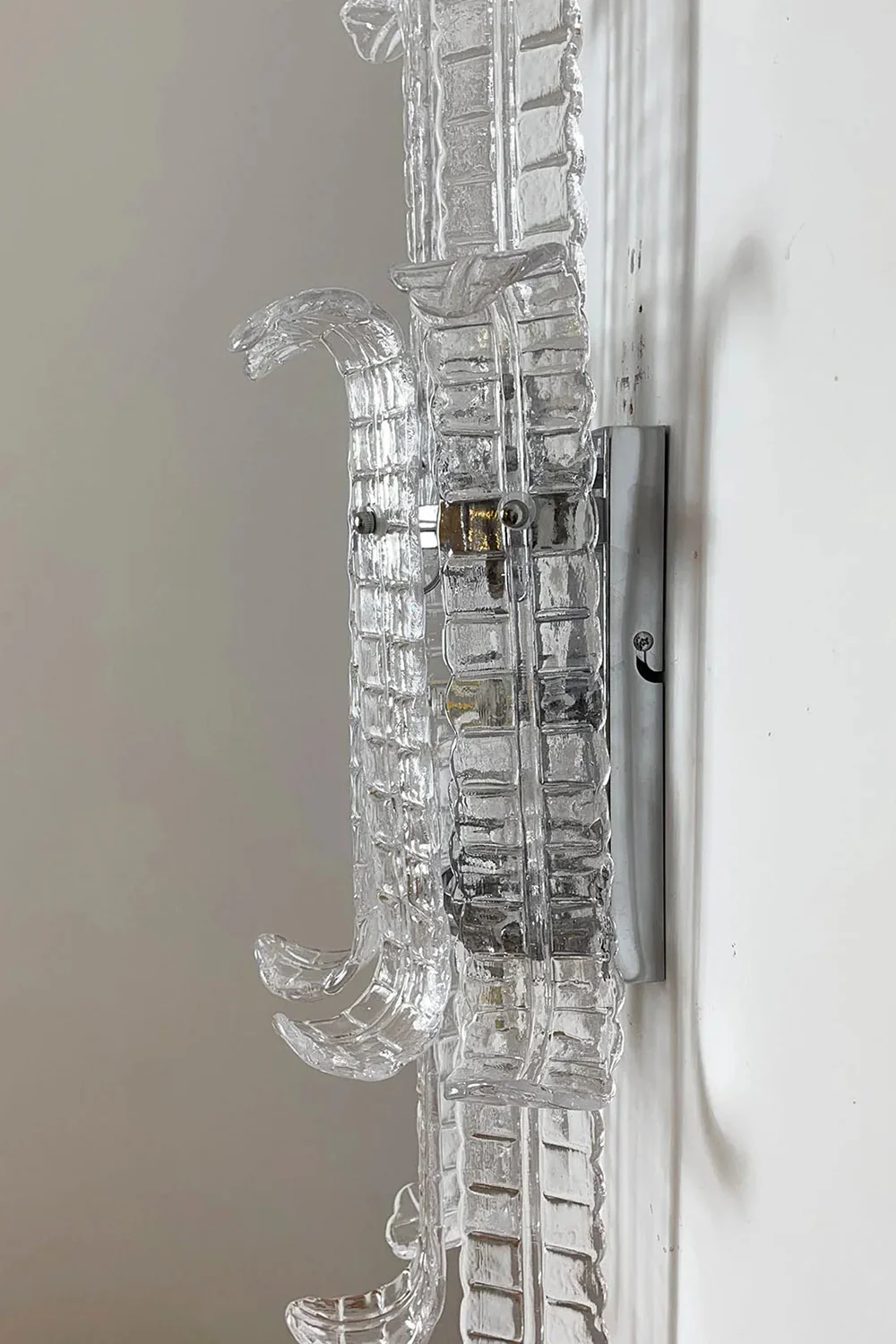 Ribbed Glass Ribbon Wall Light - Image 10