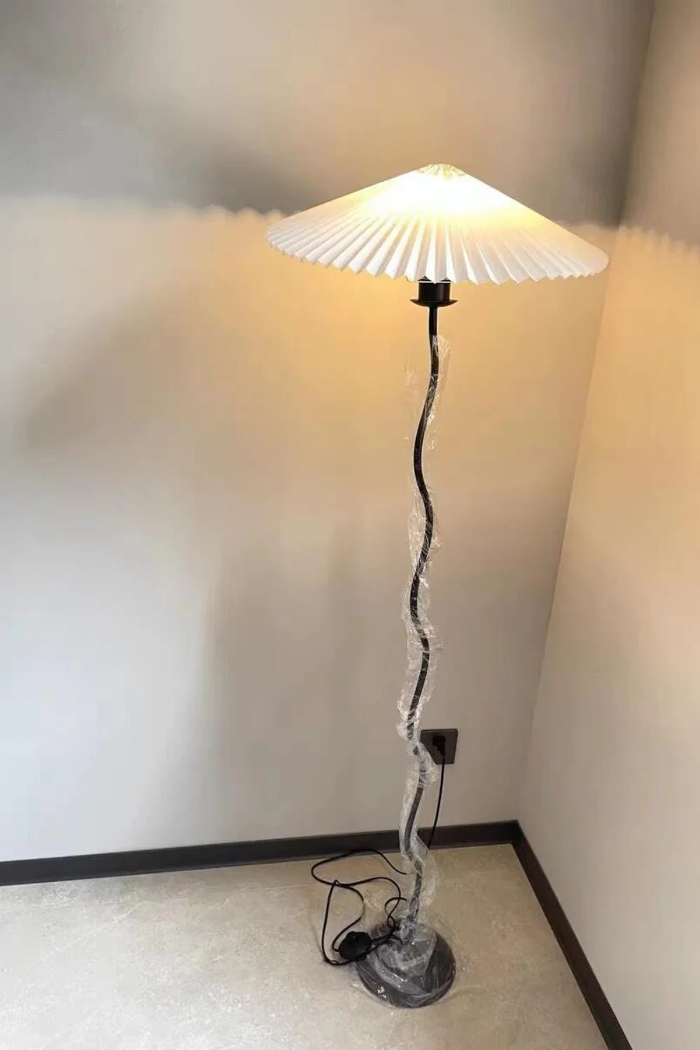 Squiggle Floor Lamp - Image 35