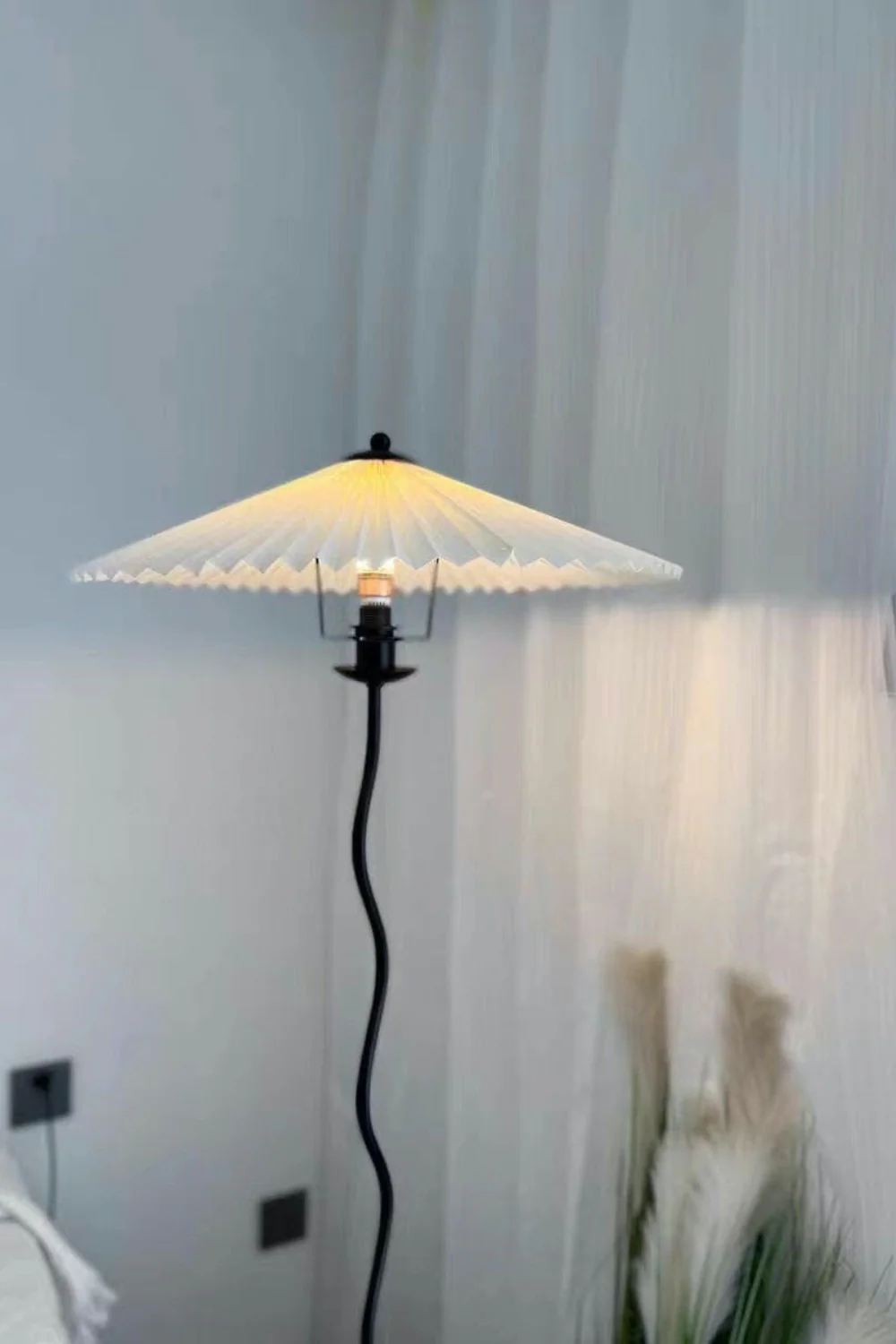 Squiggle Floor Lamp - Image 8