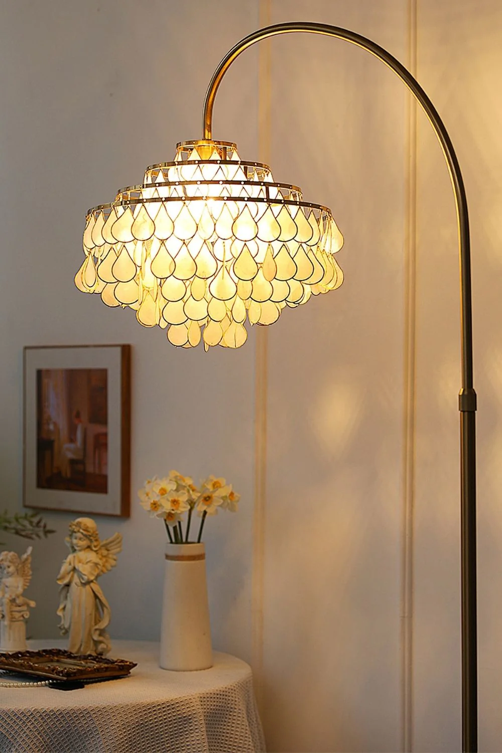 Teardrops Capiz Arc Floor Lamp - Image 3