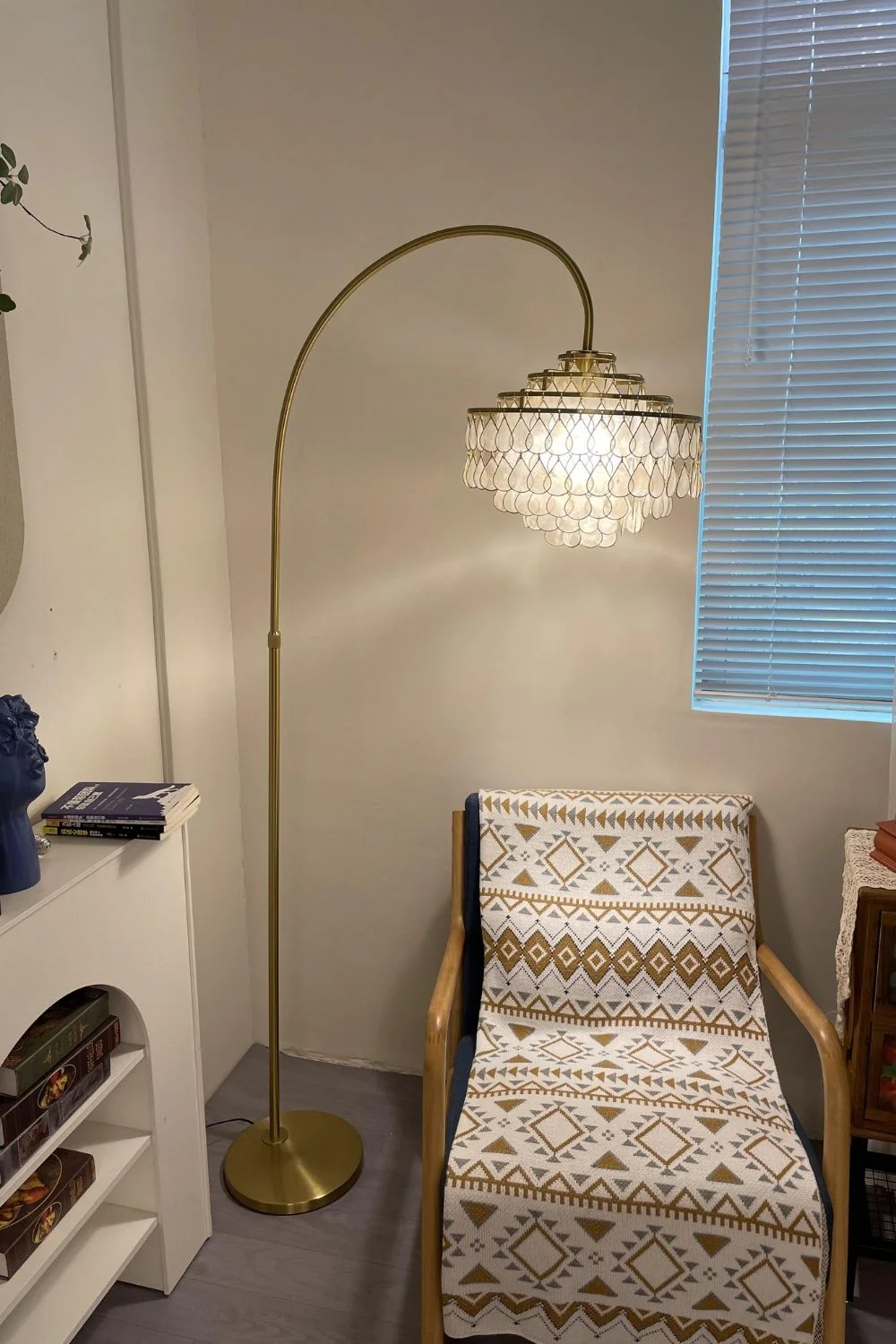 Teardrops Capiz Arc Floor Lamp - Image 32