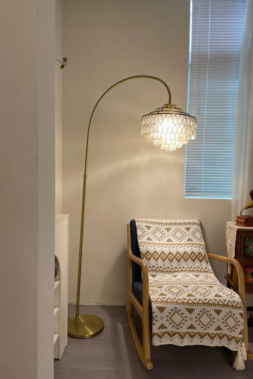 Teardrops Capiz Arc Floor Lamp - Image 36