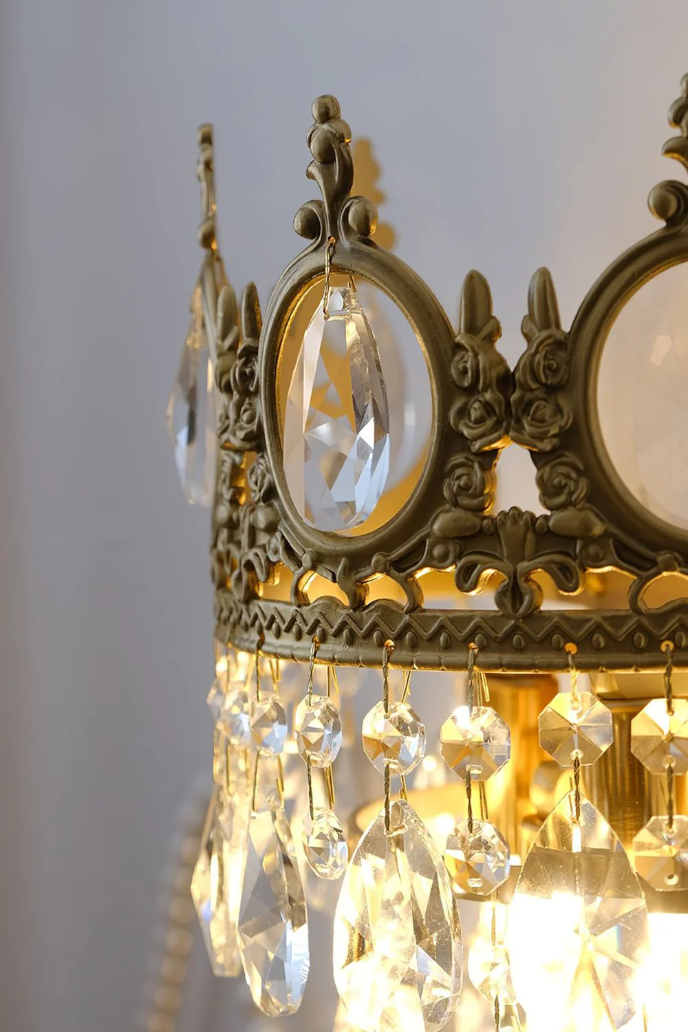 Vintage Crystal Crown Sconce - Image 27