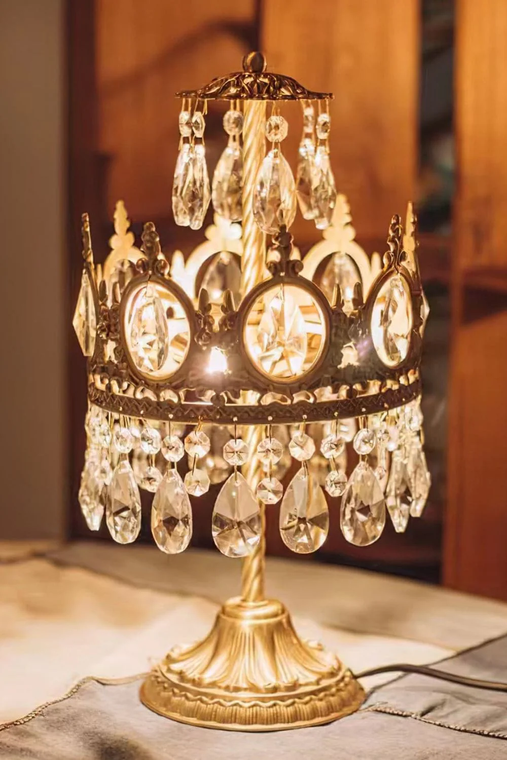 Vintage Crystal Table Lamp - Image 8