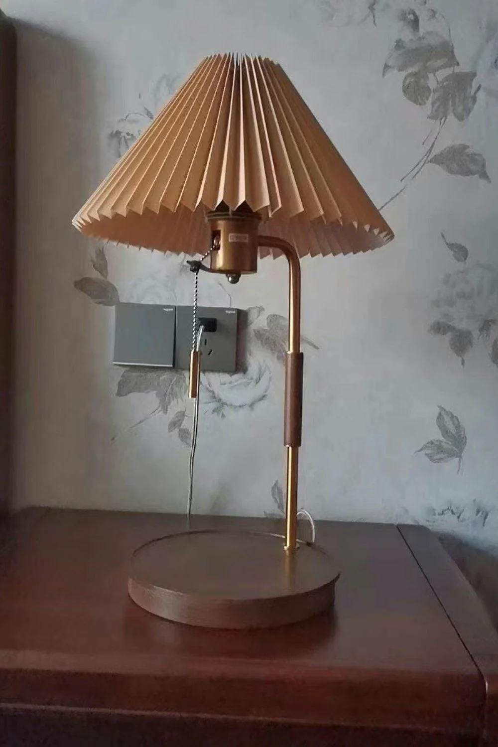 Wooden Retro Table Lamp - Image 23